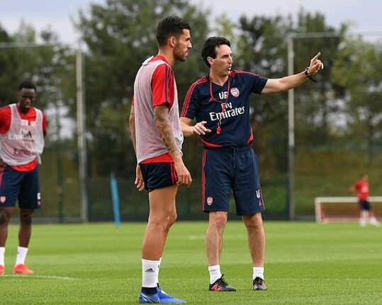 ��������˹�˹�����������˹�״θ��氢ɭ��ѵ��